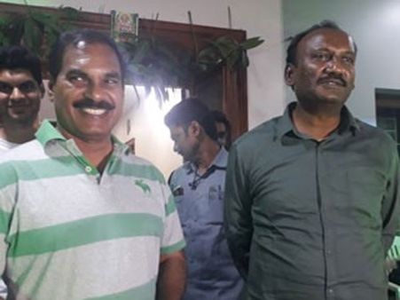 దౌత్యం ఫ‌లించేనా: త‌్రిమూర్తులుతో భేటీ వెనుక : ఆమంచి అడుగు అటేనా..!