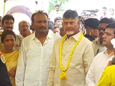 అల్చీమర్స్ వచ్చిందేమో, బాబుపై మోడీకి డౌట్ వచ్చింది, జగన్‌కు మించిన ఆప్షన్ లేదు: ఆమంచి సంచలనం