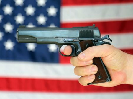 పేలిన తూటాలు .. గాలిలో కలిసిన ప్రాణాలు .. అమెరికాలో తెలుగు దంపతుల మృతి