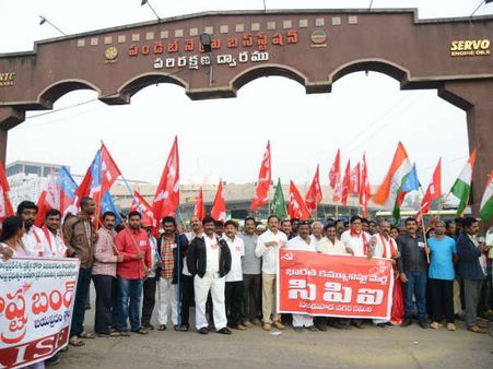 హోదా కోసం హోరెత్తిన ఏపి : అన్ని చోట్లా బంద్ ప్ర‌భావం : ఒక్క‌టైన ఉద్య‌మ‌కారులు..