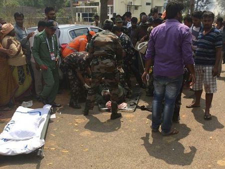 ఆకాశంలో అగ్నిగోళాలుః ఎదురెదురుగా గాల్లోనే ఢీ కొన్న యుద్ధ విమానాలు