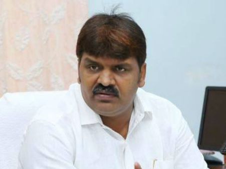 లక్షలు పలికే ఖరీదైన ఫ్యాన్సీ నెంబర్‌ను రూ.50వేలకే దక్కించుకున్న మేయర్ బొంతు