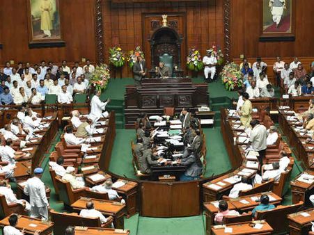 దడ పుట్టించిన కాంగ్రెస్ ఎమ్మెల్యేలు సభకు హాజరు.. రాజీనామాకు ఇప్పటికీ రెడీ