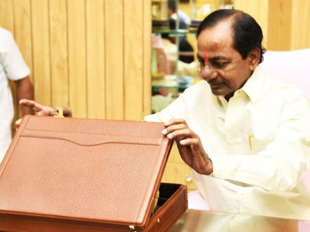 ప్రగతి భవన్‌లో కేబినెట్ సమావేశం..ఓటాన్ బడ్జెట్‌కు ఆమోదం తెలపనున్న మంత్రివర్గం