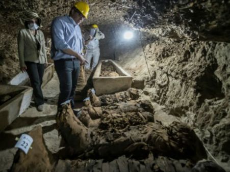 ఈజిప్ట్‌లో పురాతన శ్మశాన వాటికలో 50 మమ్మీలు: చిన్నారులవి, జంతువులవి (వీడియో)