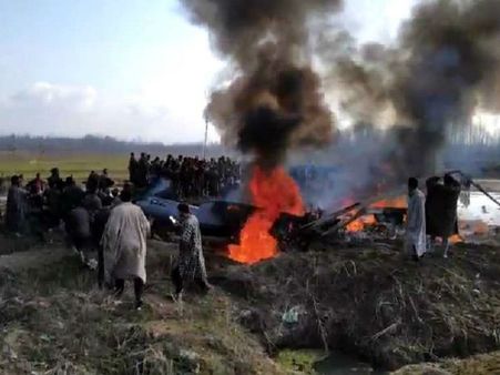 బుద్గాంలో కూలిన జెట్ విమానం .. ఇద్దరు పైలట్ల దుర్మరణం
