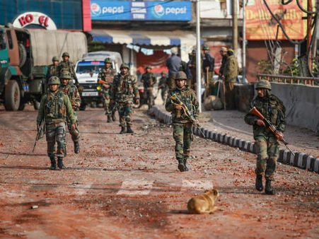 ప్రధాని స్కాలర్ షిప్, ఉగ్రదాడికి మద్దతు, దాడి, బెంగళూరులో నర్సింగ్ విద్యార్థులు అరెస్టు!