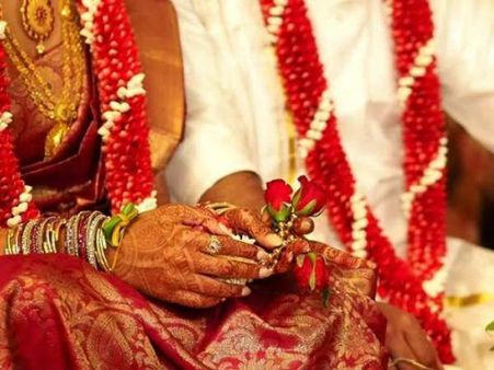 రైతును పెళ్లాడితే వ‌ధువుకు ల‌క్ష బ‌హుమ‌తి..! క‌ర్ణాట‌క‌లో వినూత్న ప్ర‌యోగం..!!