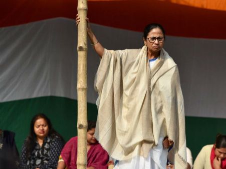 సుప్రీంకోర్టులో దీదీకి ఎదురుదెబ్బ.. మోడీ, అమిత్‌షా పై నిప్పులు