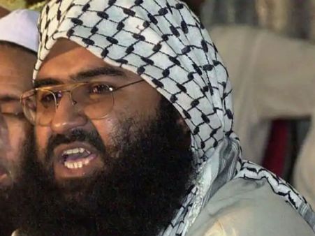 పుల్వామా అటాక్: అందుకు ప్రతీకారంగా... పాకిస్తాన్ ఆర్మీ ఆసుపత్రి నుంచి అజహర్ ఆదేశాలు