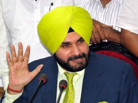 ఉగ్రవాదానికి మతం, జాతి లేదు .. కాంగ్రెస్ నేత సిద్దూ వివాదాస్పద వ్యాఖ్యలు