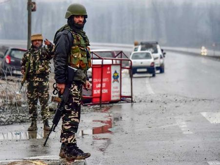 పుల్వామా దాడి: 10 కి.మీ. దూరంలో ఇల్లు తీసుకొని, కారు అద్దెకు తీసుకొని.., ఐఎస్ఐ పాత్ర ఉందా?