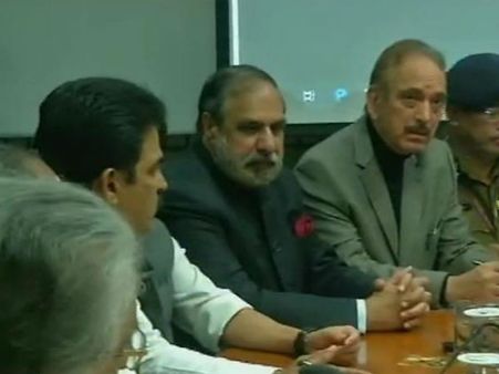 రాజ్ నాథ్ సింగ్ ఇంటికి కశ్మీర్ మాజీ సీఎం ఒమర్ అబ్దుల్లా