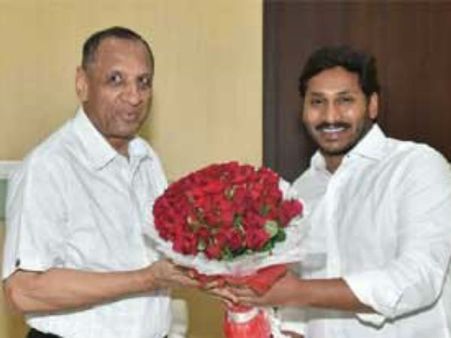 అధికార దుర్వినియోగం అడ్డుకోండి: ఆ అధికారుల పై చ‌ర్య‌లు : గ‌వ‌ర్న‌ర్ కు జ‌గ‌న్ ఫిర్యాదు..!