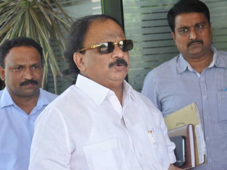 లోక్ సభ ఎన్నికల్లో సిట్టింగ్ ఎమ్మెల్యేలకు టిక్కెట్లు లేవు, మీ అదృష్టాన్ని: కేపీసీసీ క్లారిటీ!