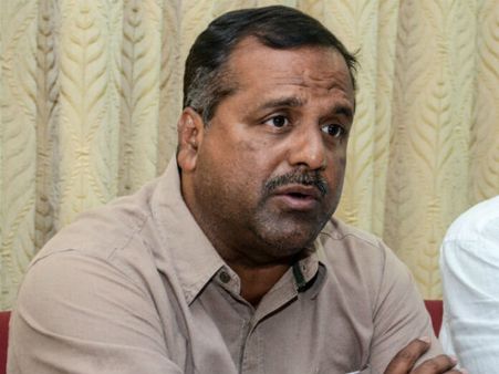 ఆపరేషన్ కమల: బీజేపీ ఎమ్మెల్యేలు కాంగ్రెస్ కు టచ్ లో ఉన్నారు, మంత్రి సంచలన వ్యాఖ్యలు !