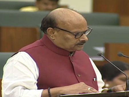 ఏపీ బడ్జెట్: కాపులకు రూ.1000 కోట్లు, మైనార్టీలకు రూ.1300 కోట్లు, నిరుద్యోగభృతి రూ.2వేలకు పెంపు