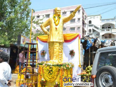 ఎన్టీఆర్ విగ్రహాలకు నిప్పు: గుంటూరులో కలకలం: టీడీపీ అనుమానాలన్నీ ప్రతిపక్ష పార్టీ పైనే