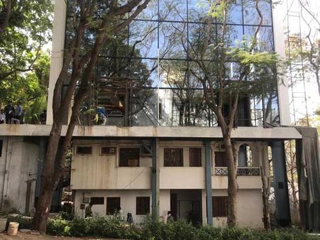 ఏపీ డీజీపీ కి షాక్ ఇచ్చిన జీహెచ్ఎంసీ ... ఆయన అక్రమ నిర్మాణం కూల్చివేత