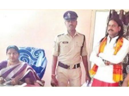 మొగున్ని తొక్కి, పెళ్లాన్ని కొరికితే పిల్లలు పుడతారా ..? యాదాద్రి జిల్లాలో ఆడిరూటే సపరేటు .?