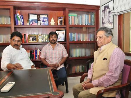 మాజీ సీఎంతో బీజేపీ నాయకుల భేటీ, లోక్ సభ ఎన్నికలు టార్గెట్, ప్రచారానికి ఓకే, బెంగళూరు ఐటీ!