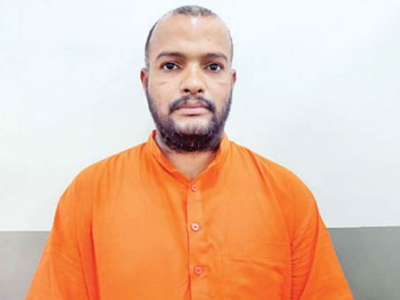 బీజేపీ నేతకు శఠగోపం.. 75 లక్షలకు స్వామీజీ ఎసరు