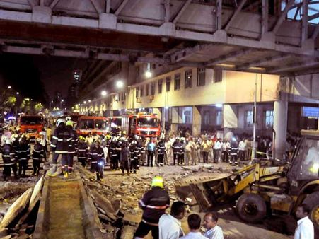 ముంబై బ్రిడ్జి ప్రమాదం: బీజేపీ నేత సంజు వర్మ సంచలన వ్యాఖ్యలు