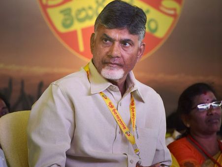మ‌రో ఎంపిని బాబు వ‌దులుకున్న‌ట్లేనా : సునీల్ కు కాకినాడ సీటు : త్రిమూర్తులు ఎటు..!