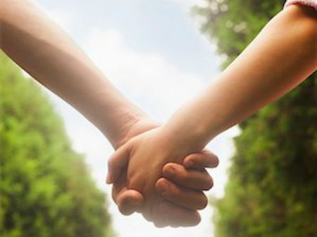 ఎక్క‌డంటే అక్క‌డ 'అది' చెప్తే ఊరుకుంటారా..? కొన్ని దేశాల్లో తాట తీస్తారు మ‌రి..!!