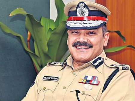 డేటా చోరీ ఇష్యూ... ఇలా చేస్తున్నారు: టీడీపీ సేవామిత్ర, ఐటీ గ్రిడ్‌పై సీపీ ఏం చెప్పారంటే