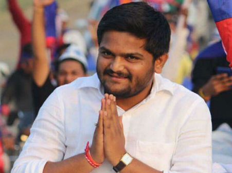 పటేల్ రిజర్వేషన్ల గళం.. ఇక లోక్ సభలో: హార్ధిక్ పటేల్ కు కాంగ్రెస్ గాలం