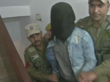 జమ్మూలో గ్రెనేడ్ దాడి వెనక ఈ ఉగ్రవాద సంస్థ హస్తం... ఉగ్రవాది యాసిర్ భట్ అరెస్టు