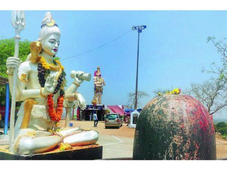 హైదరాబాద్‌కు అతిదగ్గర్లో..! శివరాత్రి వేడుకలకు కీసరగుట్ట ముస్తాబు