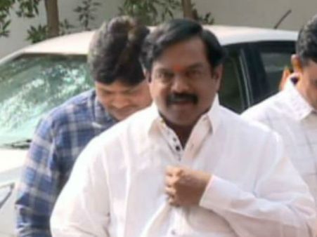 వైఎస్ఆర్ సీపీ గూటికి కొత్తపల్లి: త్వరలో చేరిక!