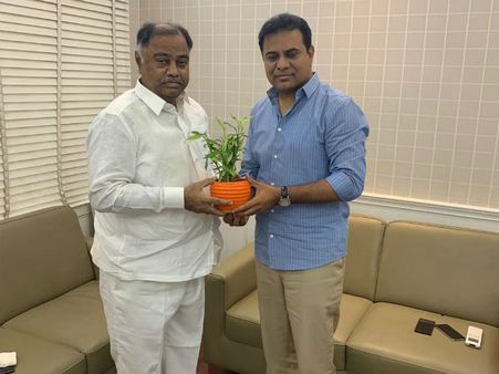 కాంగ్రెస్‌కు మరో షాక్: తుమ్మలపై గెలిచిన ఎమ్మెల్యే టీఆర్ఎస్‌లోకి, ఖమ్మం ఆశలపై...