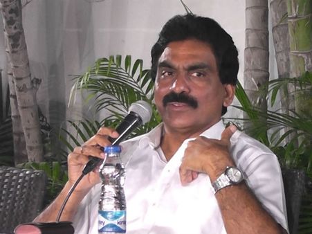 కేసీఆర్! జగన్‌కు మద్దతుకాదు.. ఇలా చెయ్: మళ్లీ సర్వే చేస్తున్న లగడపాటి, తెలంగాణలో కూడా