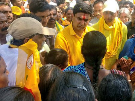 టీడీపీకి మంగళగిరి టెన్షన్.. ప్రత్యేక తాయిలాలు ప్రకటిస్తున్న లోకేష్ !