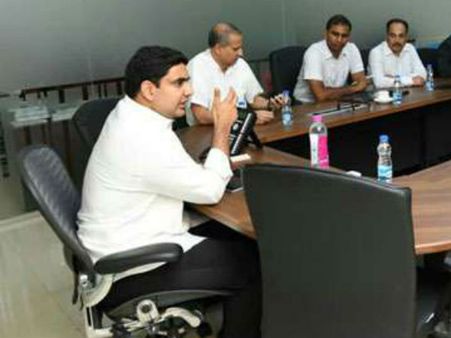 అమ‌రావ‌తిలో వ్యాపార దిగ్గ‌జాలు .! లోకేష్ తో భేటీ ఐన ప్ర‌ముఖ కంపేనీల య‌జ‌మానులు..!!