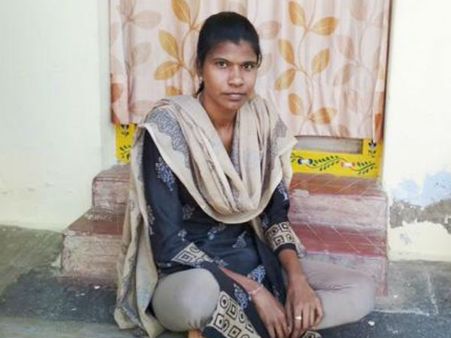 ‘సాఫ్ట్‌’గా హ్యాండిచ్చిన సాఫ్ట్‌వేర్‌ ప్రియుడు.. 3 రోజులుగా ప్రియురాలి ధర్నా