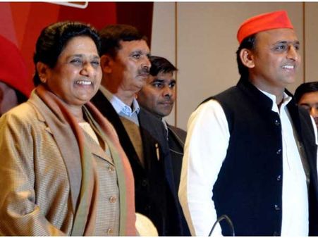 యూపీ పాలిటిక్స్ : అఖిలేశ్, మాయా వైరివర్గాలతో కాంగ్రెస్ చెట్టపట్టాల్