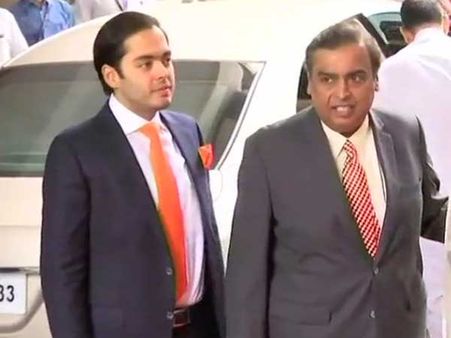 ముఖేష్ అంబాని కుమారుడు అనంత్ కు ఆ పదవి ఇవ్వడంపై ఆంతర్యమేంటో?