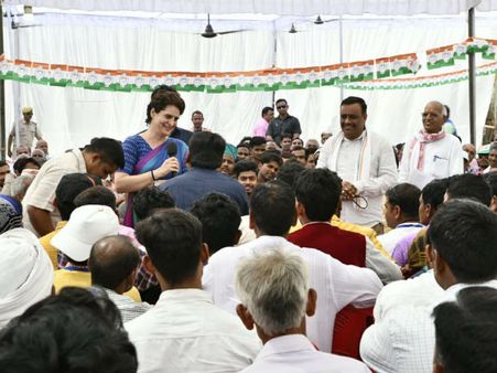 మోడీ పై వారణాసి నుంచి పోటీ చేస్తా...ప్రియాంకా గాంధీ వ్యాఖ్యలు దేనికి సంకేతం..?