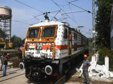 ఆ కూతకు 50 ఏళ్లు.. నిర్విరామంగా సేవలు.. శభాష్ రాజధాని