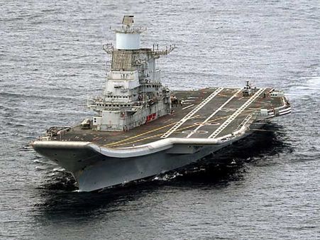 పుల్వామా దాడి తర్వాత పాక్ సమీపంలో 70కి పైగా వార్‌షిప్స్: ఐఎన్ఎస్, న్యూక్లియర్ సబ్‌మెరైన్లు సహా..