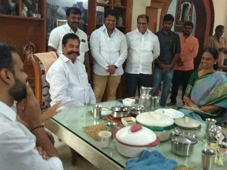 'కేసీఆర్‌ను కలిశాక అది సరైనదేననిపించింది': నిన్న సబిత చేతిలో ఓడిన తీగల.. నేడు కలిశారు