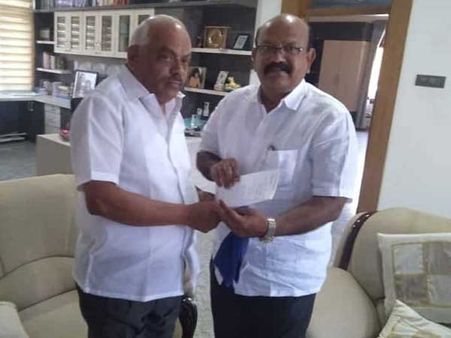 కర్ణాటక ప్రభుత్వానికి షాక్: ఎమ్మెల్యే పదవికి రాజీనామా, మోడీ సమక్షంలో బీజేపీ తీర్థం!