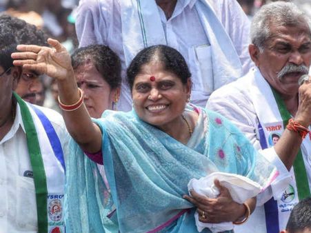 మీ బిడ్డ జగన్ కష్టాన్ని గుర్తించండి, వైఎస్ పాలనను గుర్తు చేసుకోండి: ప్రచార బరిలో విజయమ్మ