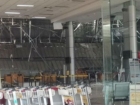 ఫిలిప్పీన్స్ లో పెను భూకంపం: కుప్పకూలిన ఆకాశ హర్మ్యాలు: అయిదుమంది మృతి: విమానాశ్రయం మూసివేత