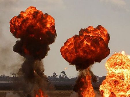 తెలంగాణలో రాయలసీమా ! ,నాటు బాంబులతో రాజకీయ దాడులు