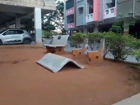 హైదరాబాద్‌లో మరో విషాదం : అపార్ట్‌మెంట్‌ లాన్‌లో ఆరేళ్ల బాలుడు మృతి (వీడియో)